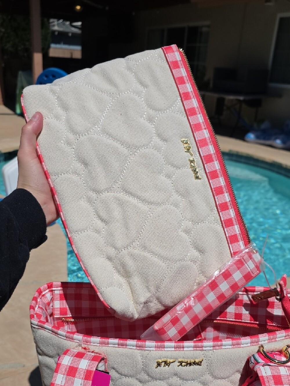 Betsey Johnson Beige & Pink Watermelon Laptop Bag 🍉 - Picture 6 of 9